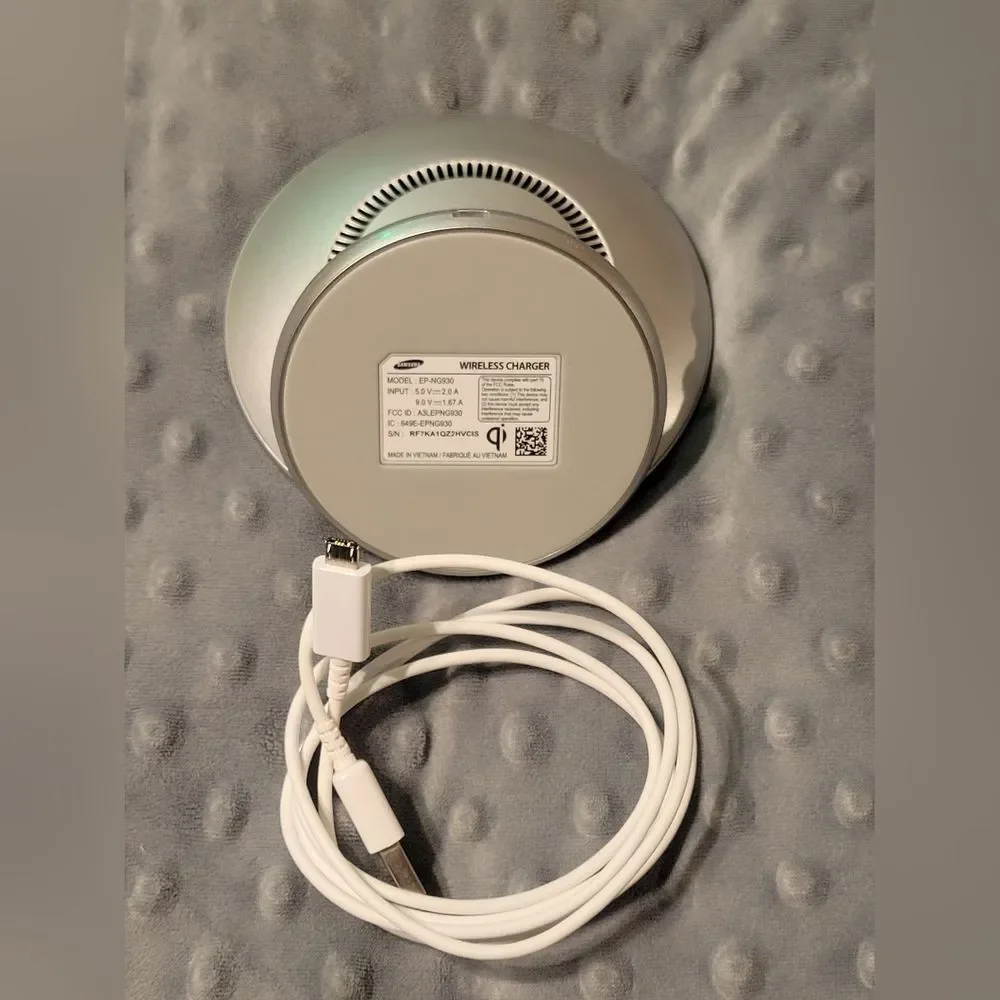 SAMSUNG WIRELESS FAST CHARGING DOCK